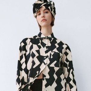 NWT Zara printed Karen button down medium